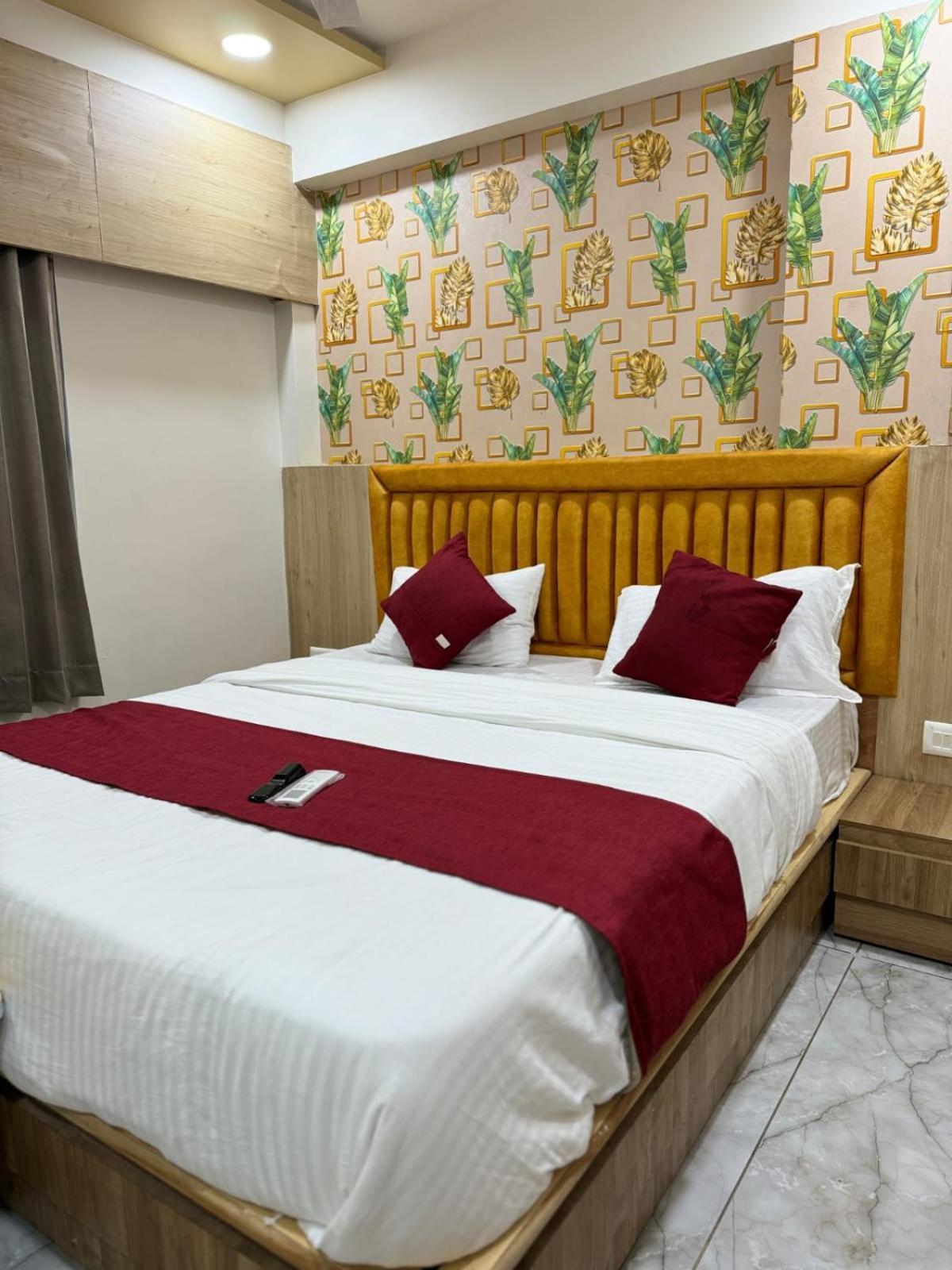 Hotel Alpine Ahmedabad Eksteriør bilde