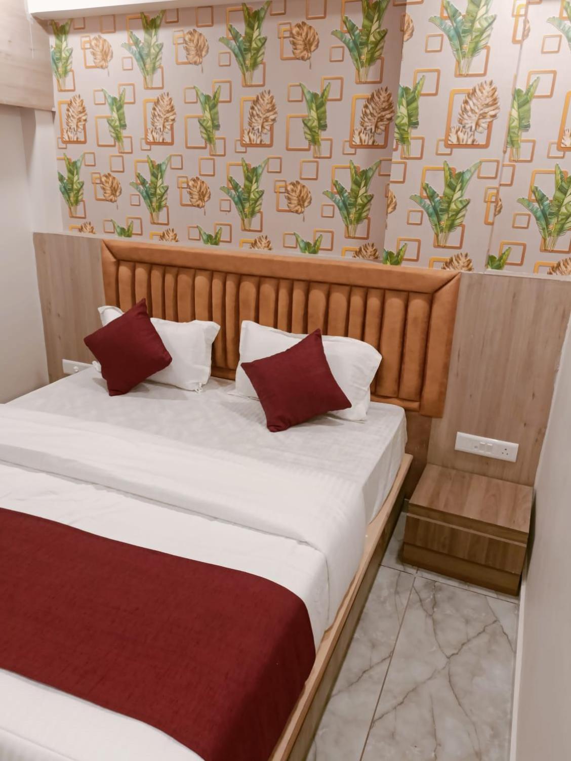Hotel Alpine Ahmedabad Eksteriør bilde